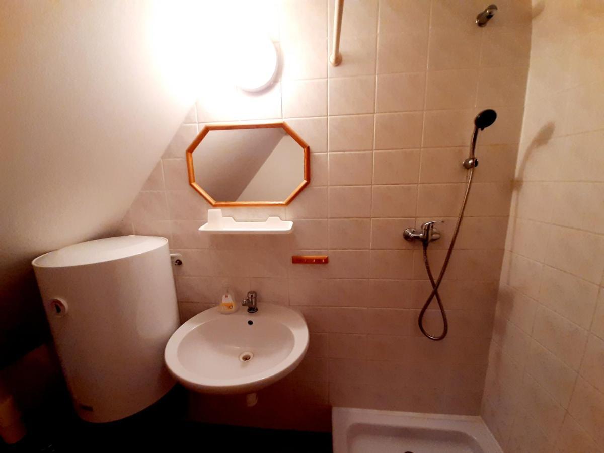 Apartman Roubenka Vsemily Jetrichovice  Exterior photo